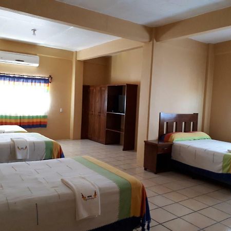 Hotel Alebrijes San Pedro Pochutla Eksteriør bilde