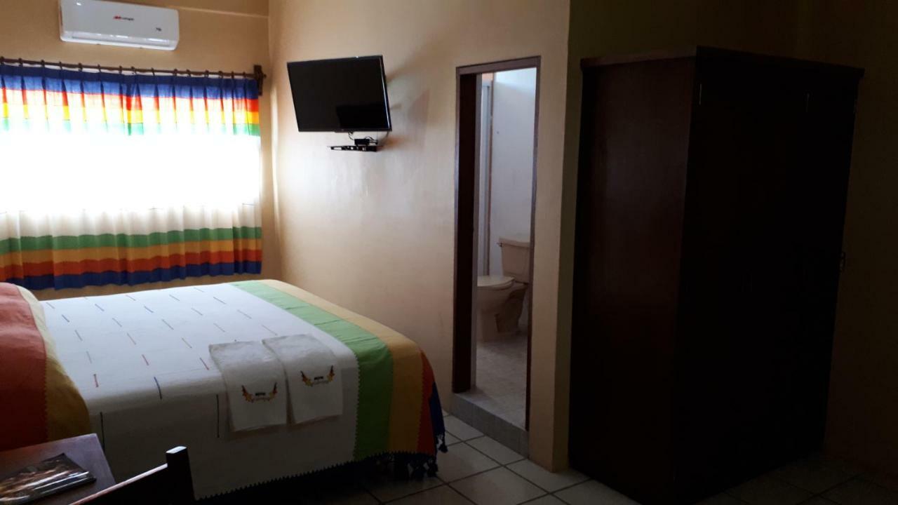 Hotel Alebrijes San Pedro Pochutla Eksteriør bilde