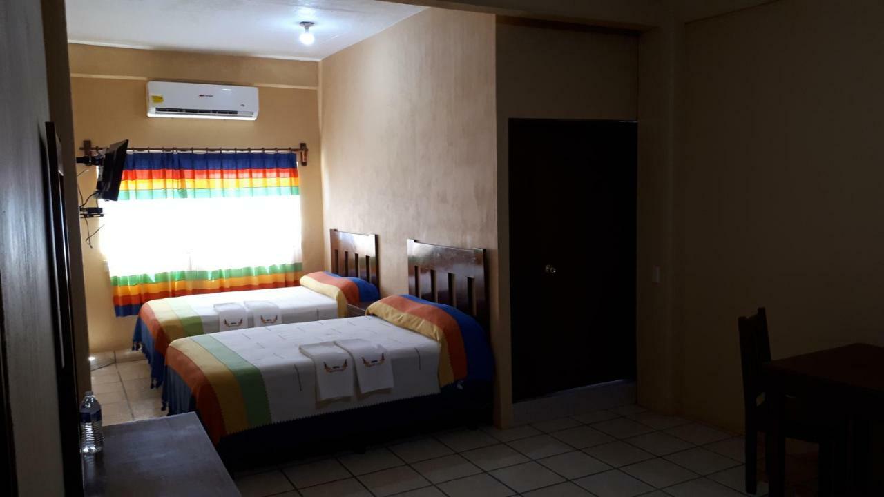 Hotel Alebrijes San Pedro Pochutla Eksteriør bilde