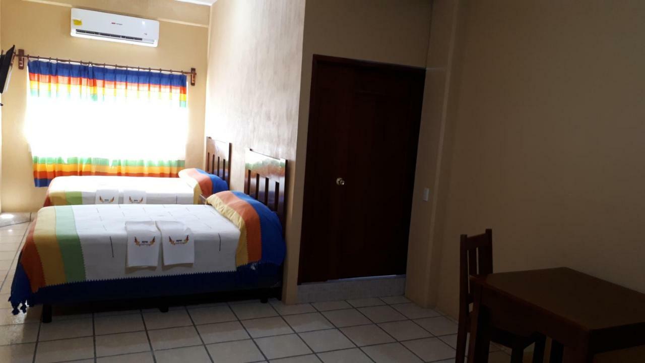 Hotel Alebrijes San Pedro Pochutla Eksteriør bilde