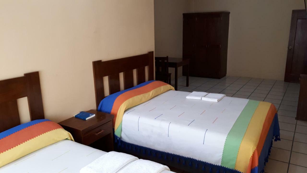 Hotel Alebrijes San Pedro Pochutla Eksteriør bilde