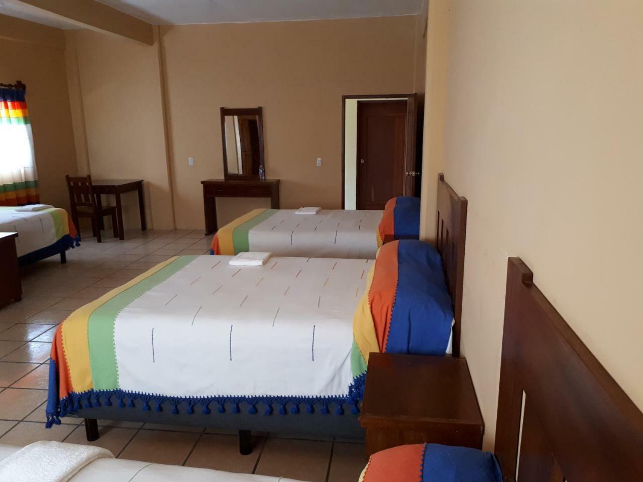 Hotel Alebrijes San Pedro Pochutla Eksteriør bilde